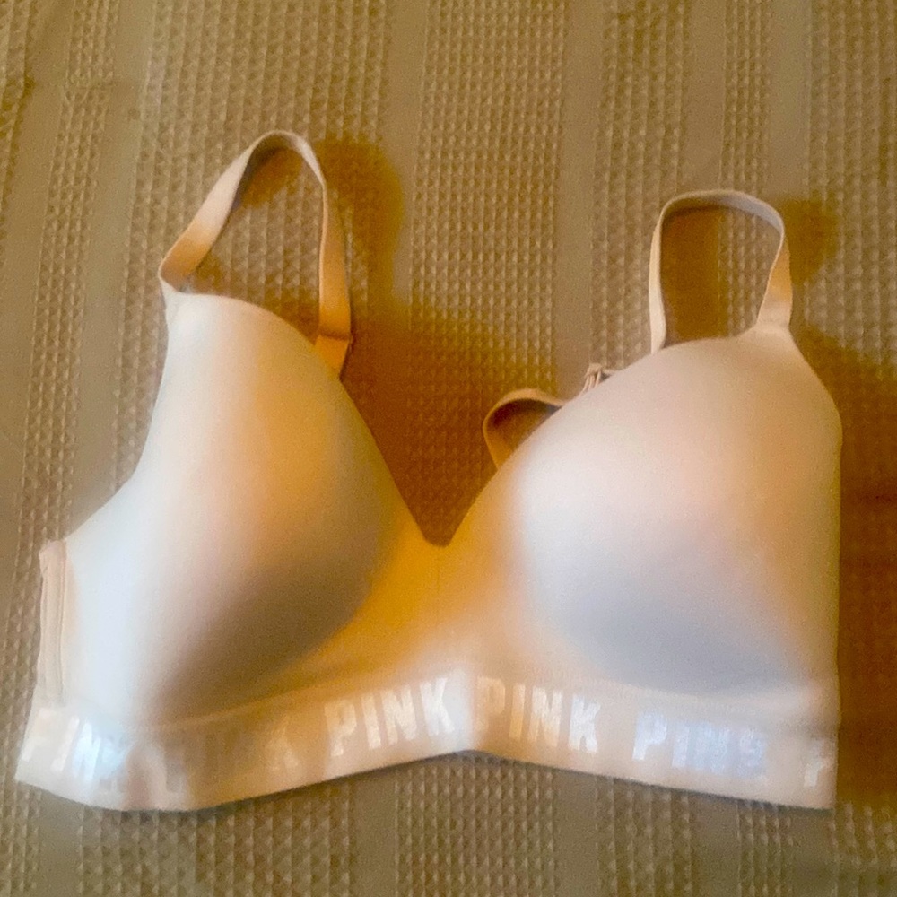 Victoria’s Secret wireless lightly lined bra